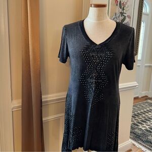 BE VOCAL – Size M Black/Gray Embellished V Neck Tunic with Silver/Gold Studs